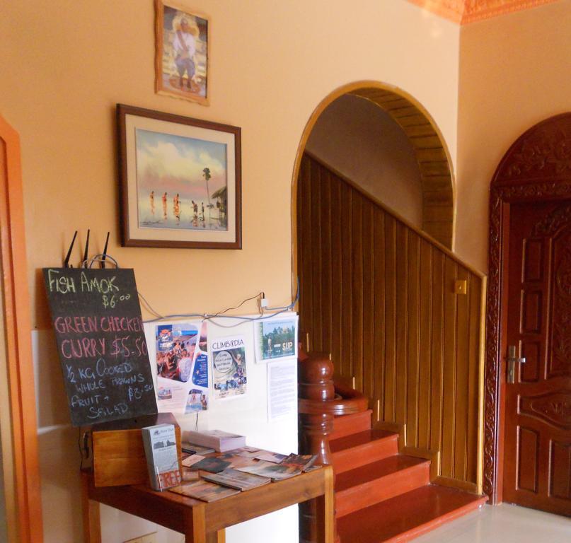 Готель Kampot Manor Екстер'єр фото
