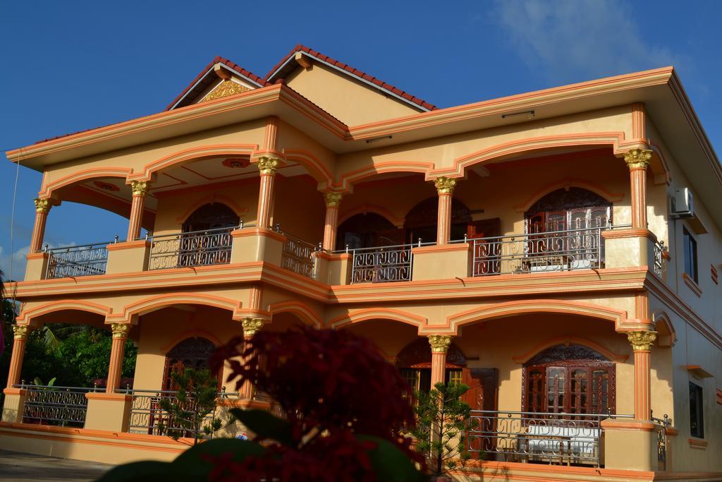 Готель Kampot Manor Екстер'єр фото